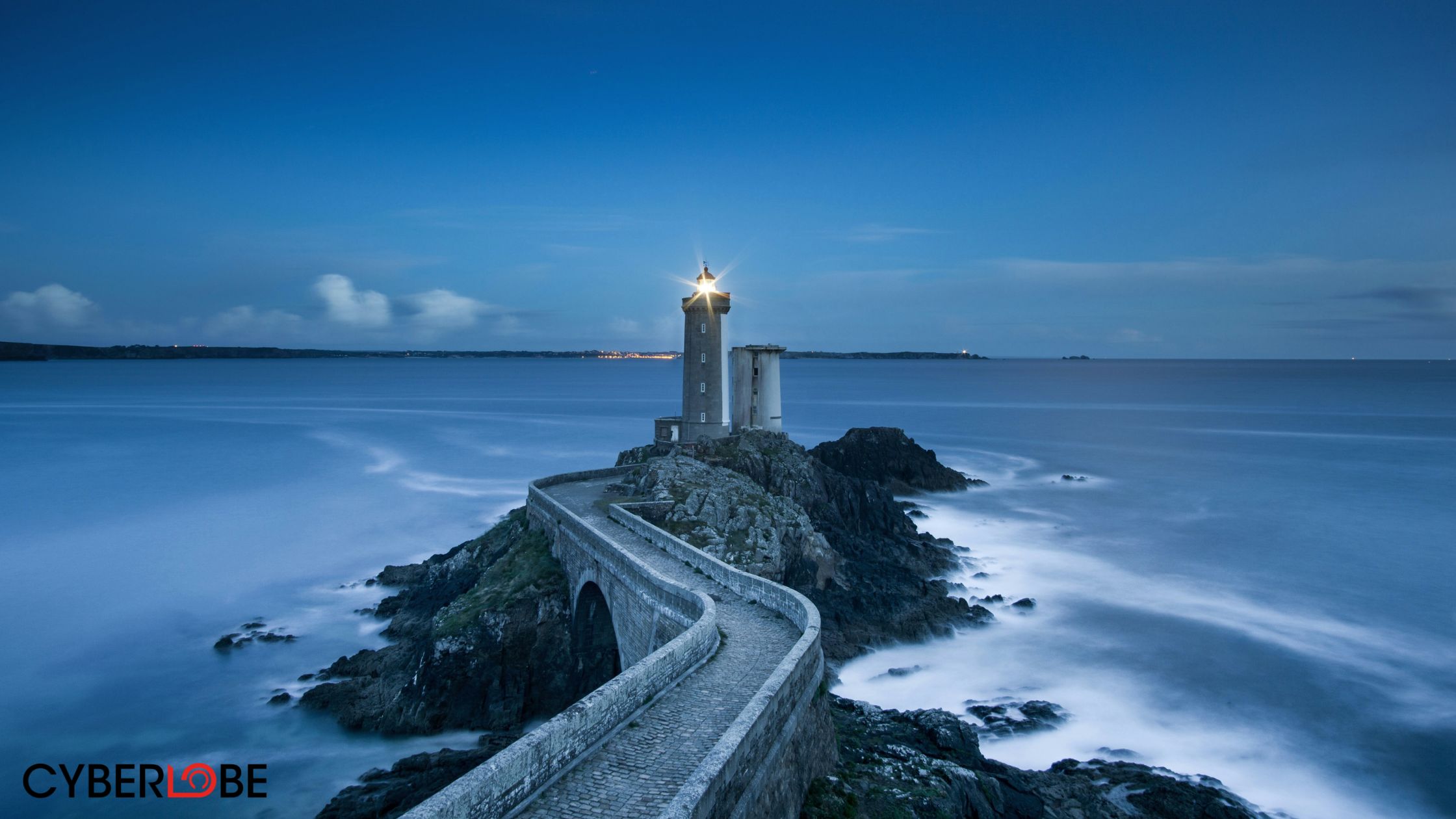 The Ultimate Guide to Operational CRM for 2024